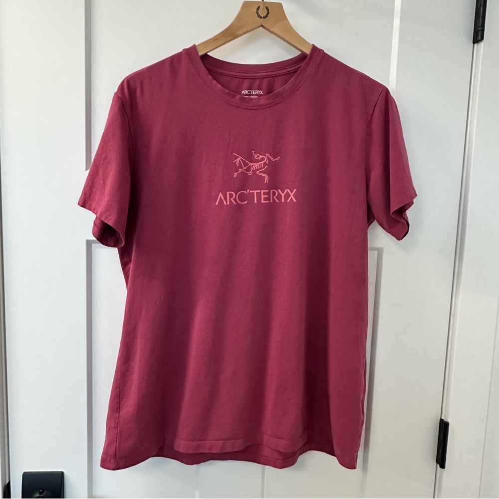 Arc’teryx  short sleeve T-shirt pink XL